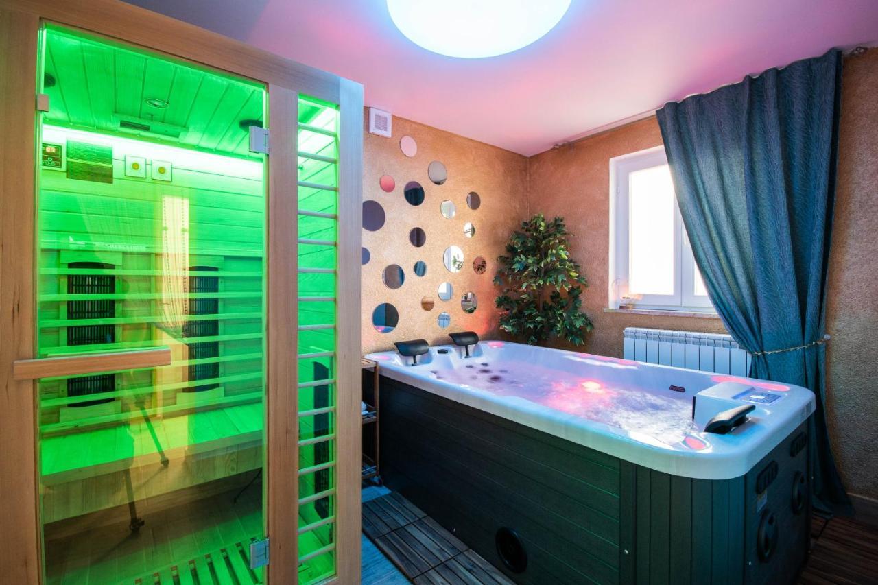 Wellness Studio D'Or - Exclusive New Apartment With Whirlpool, Sauna, Sunny Terrace, Private Parking Porec Bagian luar foto