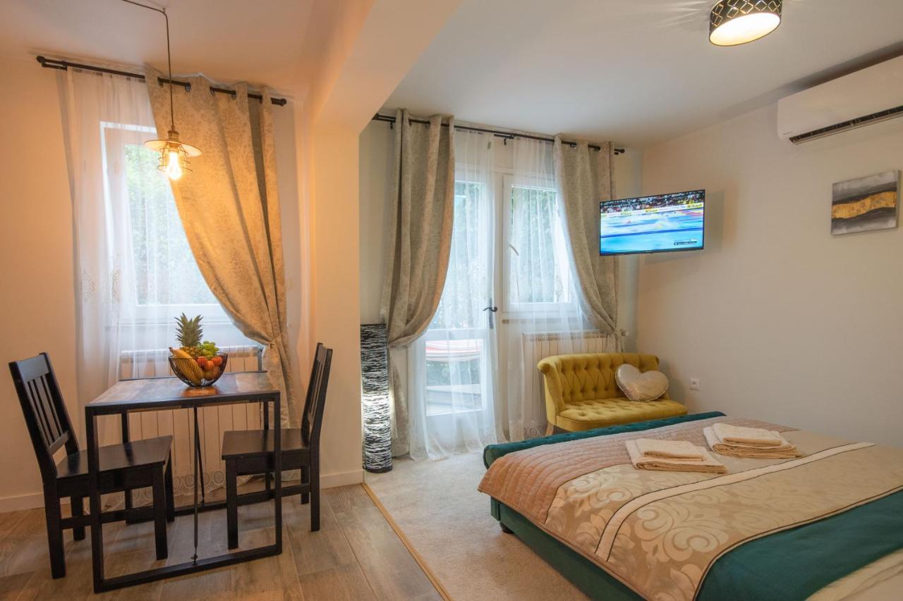 Wellness Studio D'Or - Exclusive New Apartment With Whirlpool, Sauna, Sunny Terrace, Private Parking Porec Bagian luar foto