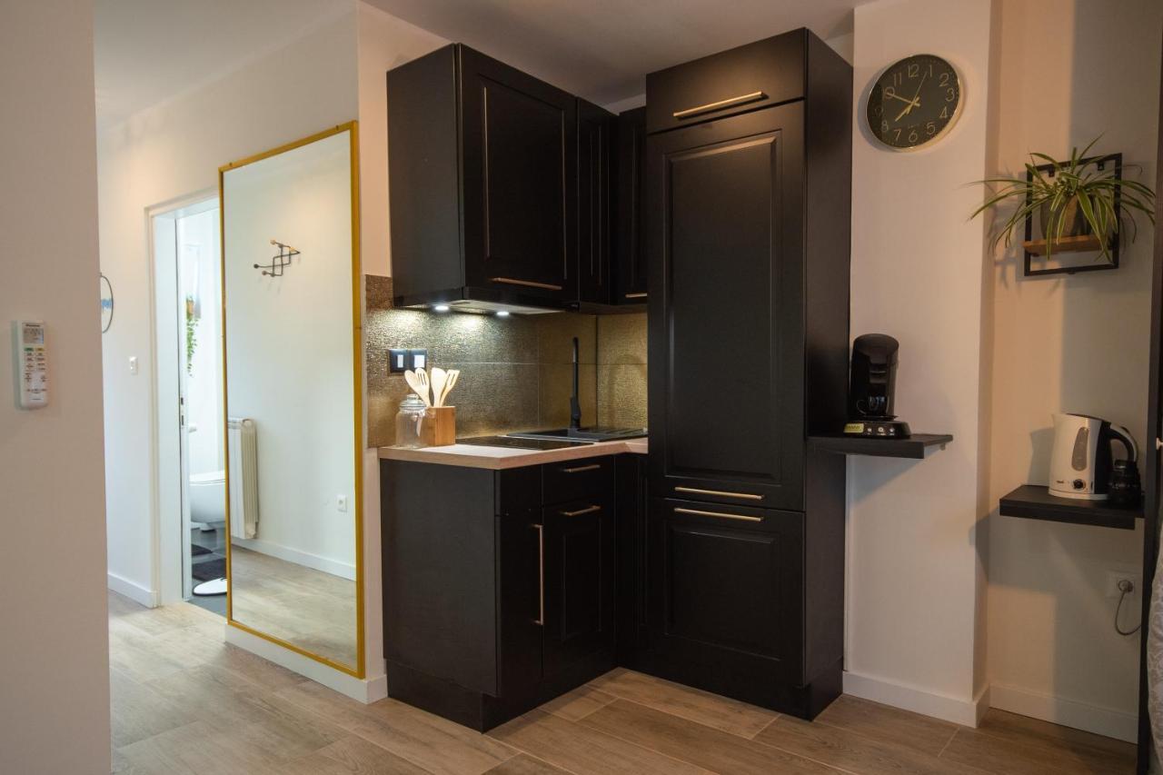 Wellness Studio D'Or - Exclusive New Apartment With Whirlpool, Sauna, Sunny Terrace, Private Parking Porec Bagian luar foto