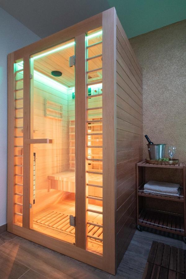 Wellness Studio D'Or - Exclusive New Apartment With Whirlpool, Sauna, Sunny Terrace, Private Parking Porec Bagian luar foto